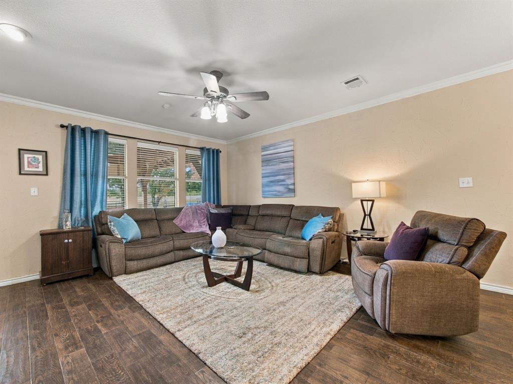 10717 Wolfcreek Lane, Rowlett, TX 75089