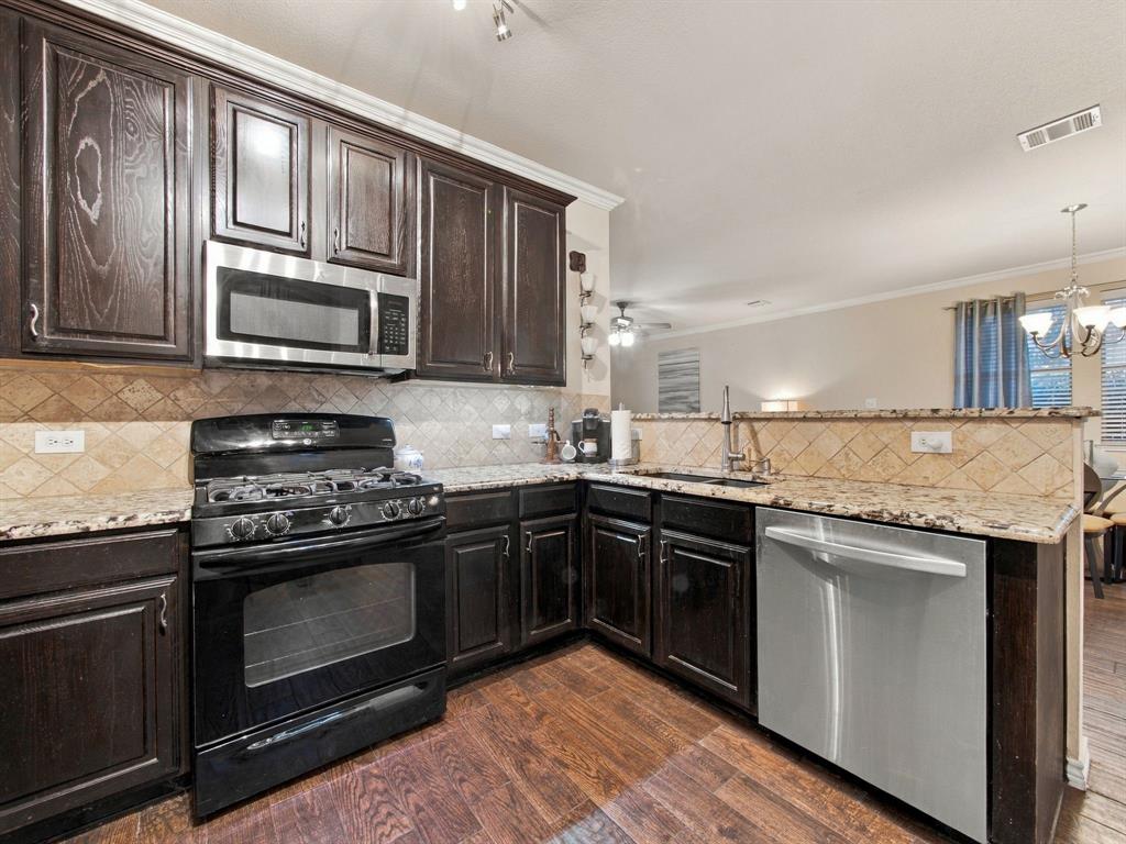 10717 Wolfcreek Lane, Rowlett, TX 75089