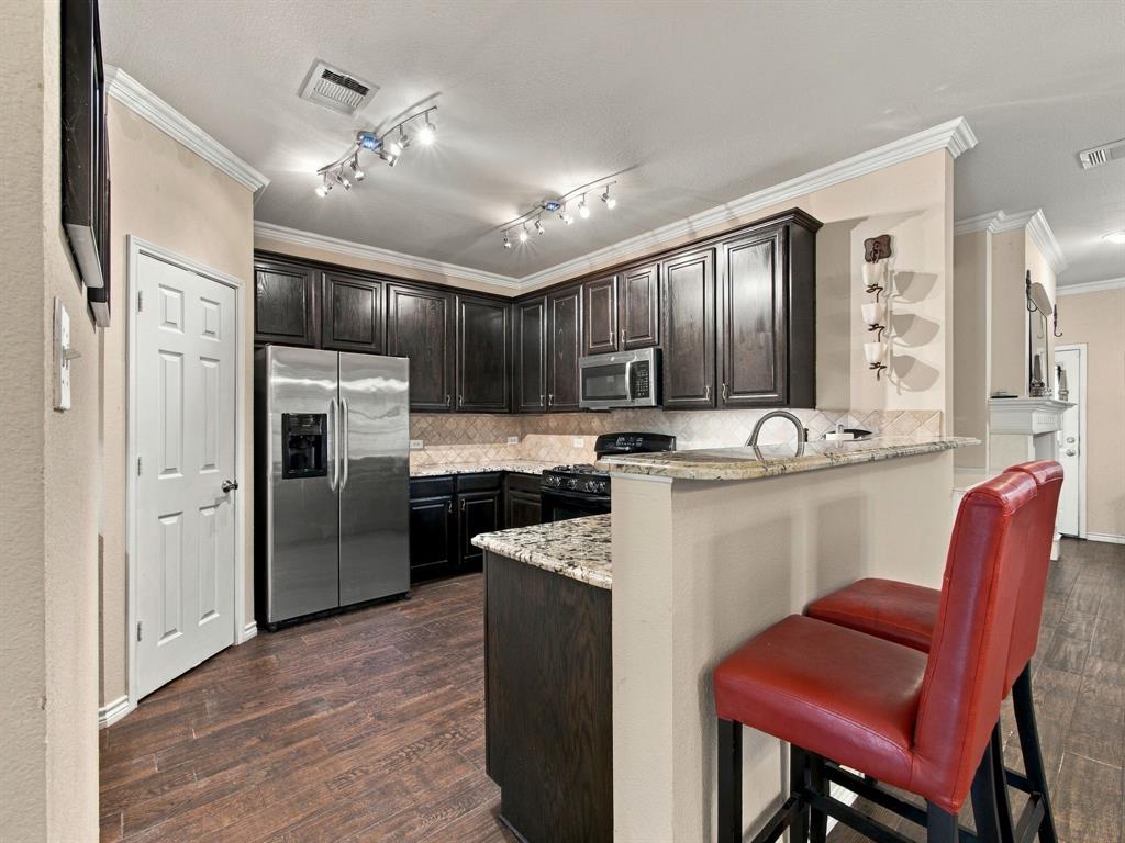 10717 Wolfcreek Lane, Rowlett, TX 75089
