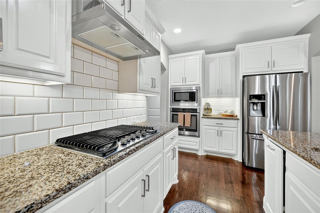 852 Countryside Way, Little Elm, TX 76227