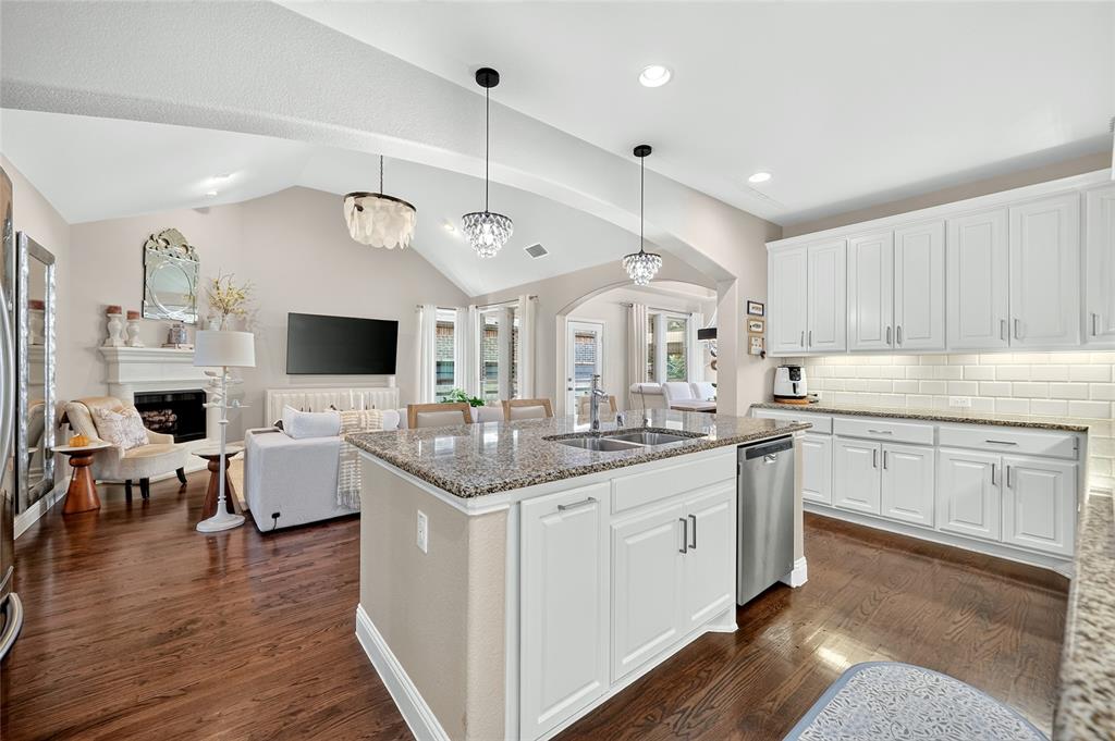 852 Countryside Way, Little Elm, TX 76227