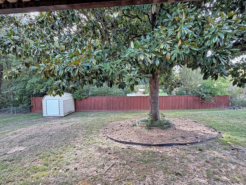 1006 Bel Air Drive, Athens, TX 75751