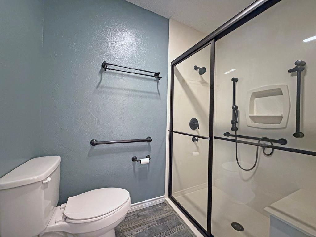 1006 Bel Air Drive, Athens, TX 75751