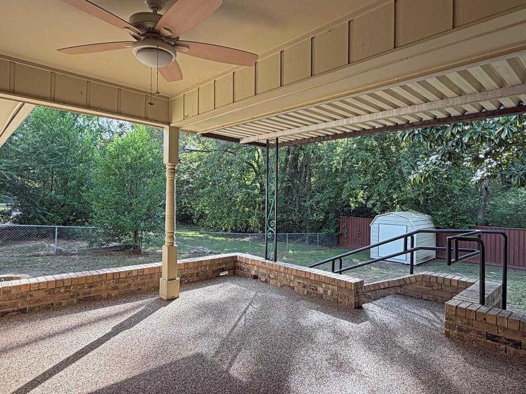 1006 Bel Air Drive, Athens, TX 75751