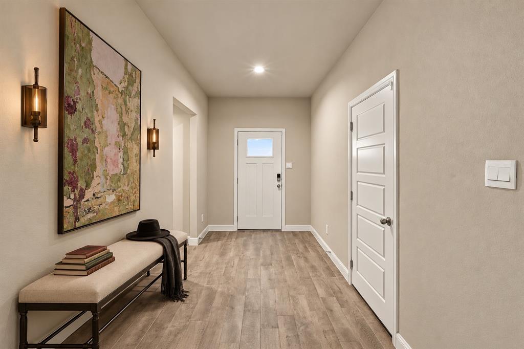 1709 Central Park Drive, Alvarado, TX 76009