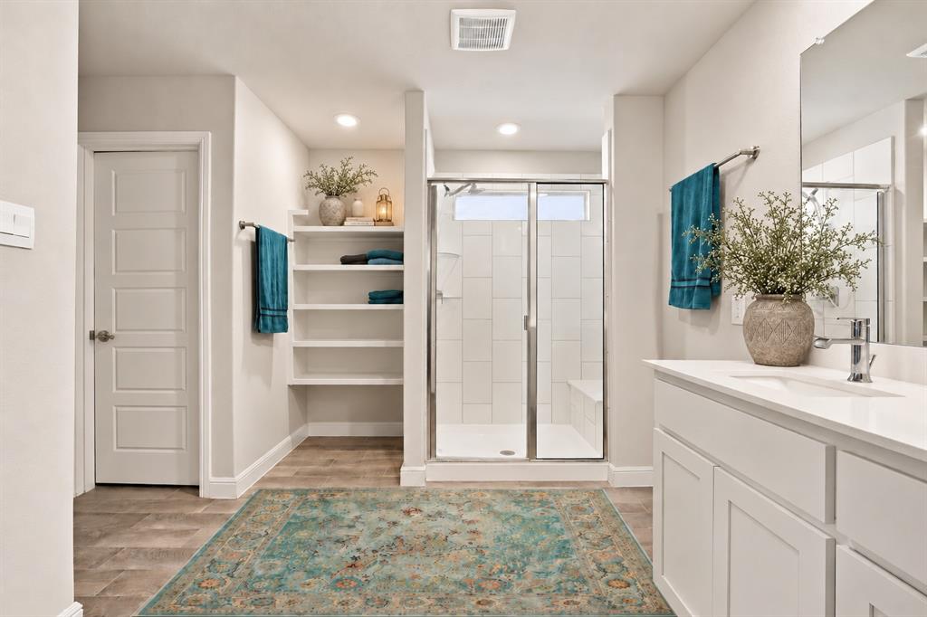 1709 Central Park Drive, Alvarado, TX 76009
