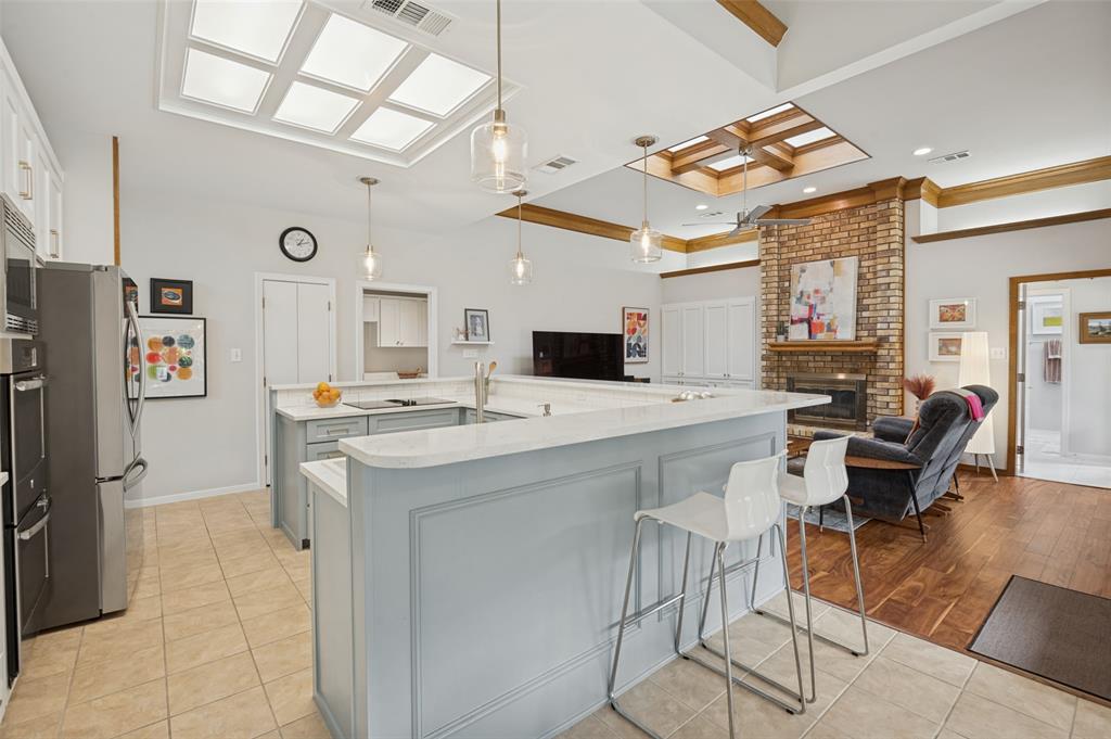 Quartz counters and open plan living