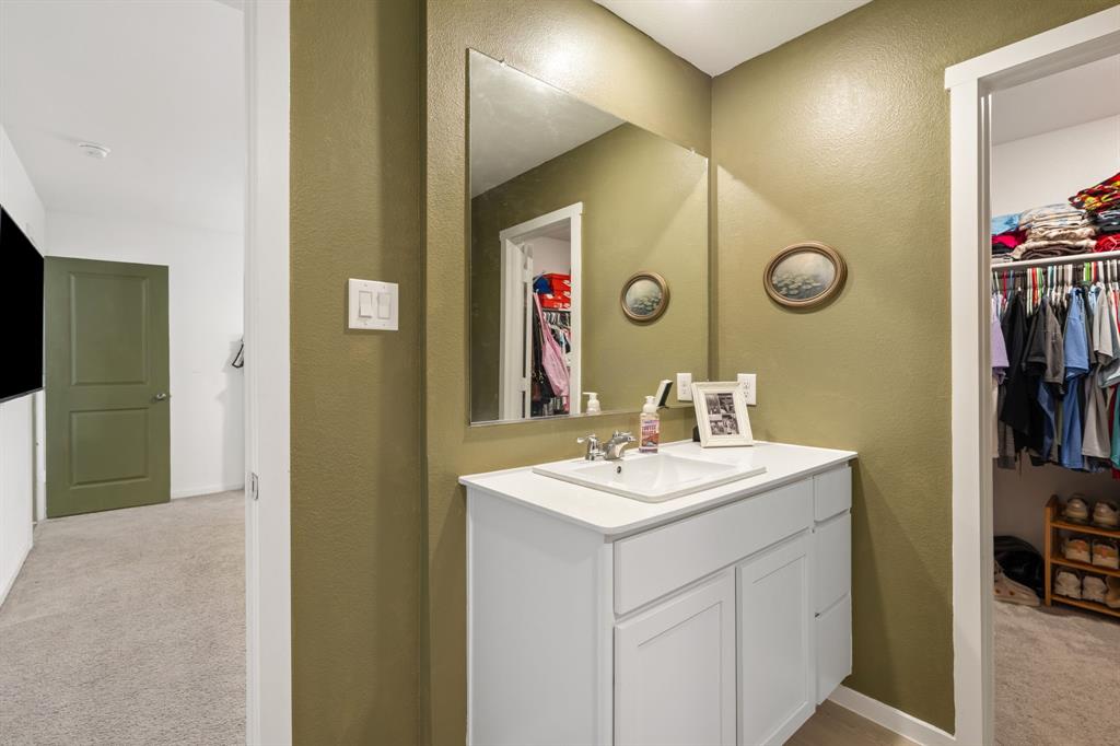 5057 Valhalla Drive, Ennis, TX 75119