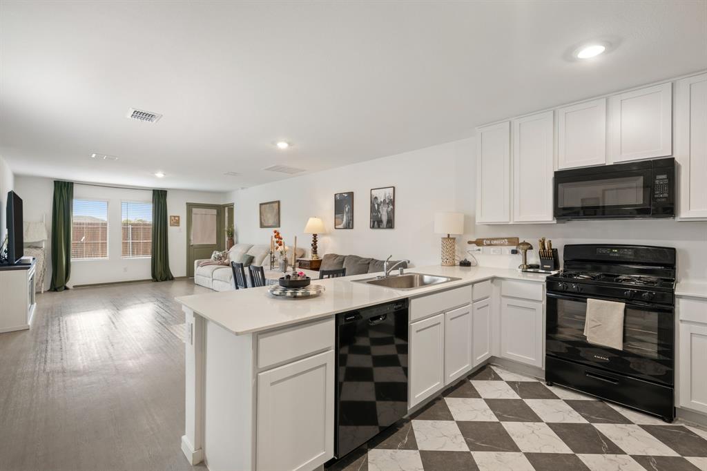 5057 Valhalla Drive, Ennis, TX 75119