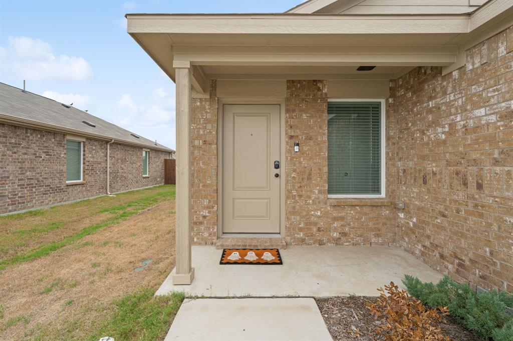 5057 Valhalla Drive, Ennis, TX 75119