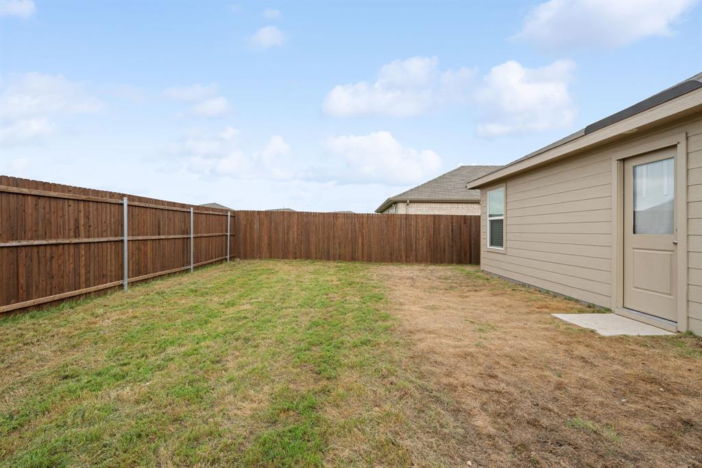 5057 Valhalla Drive, Ennis, TX 75119