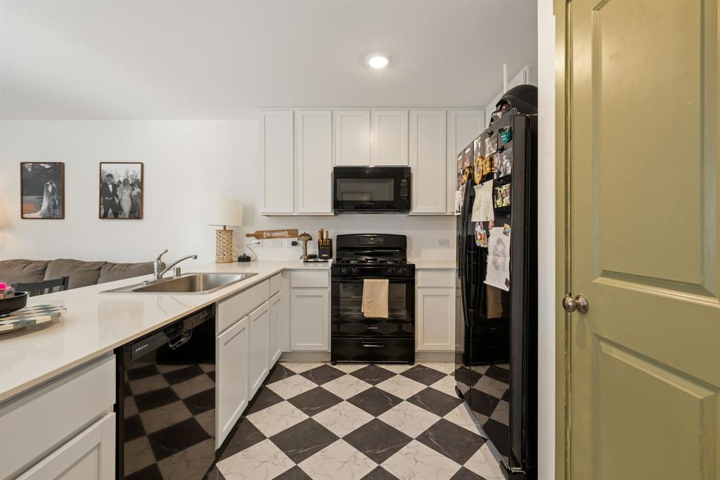 5057 Valhalla Drive, Ennis, TX 75119