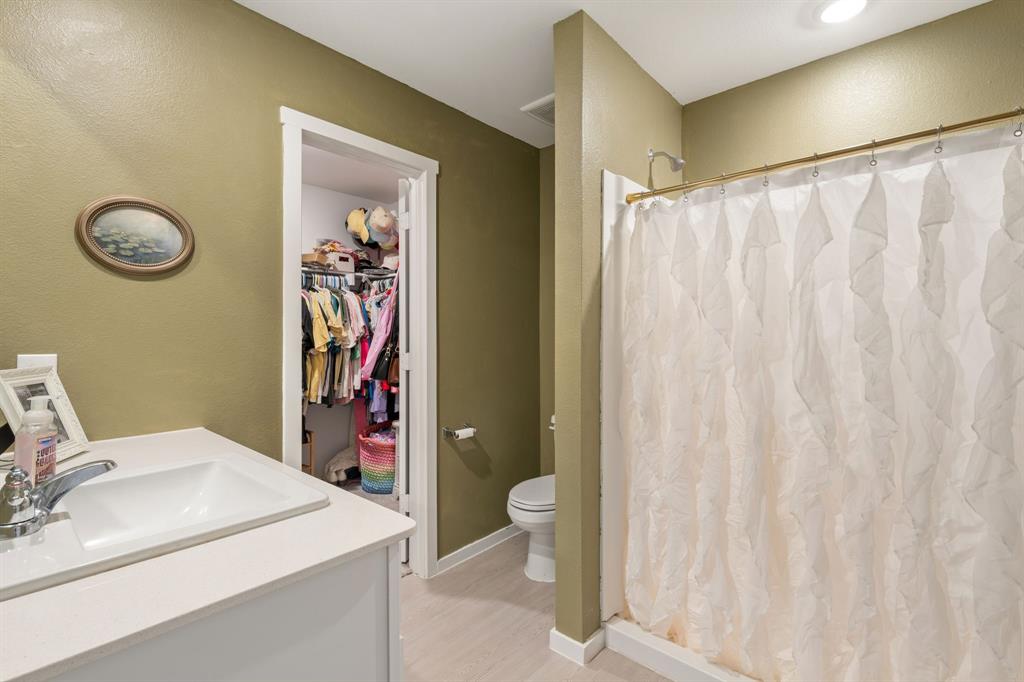5057 Valhalla Drive, Ennis, TX 75119