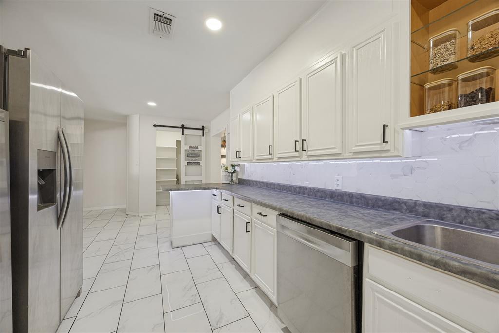2020 Brown Avenue, Paris, TX 75460