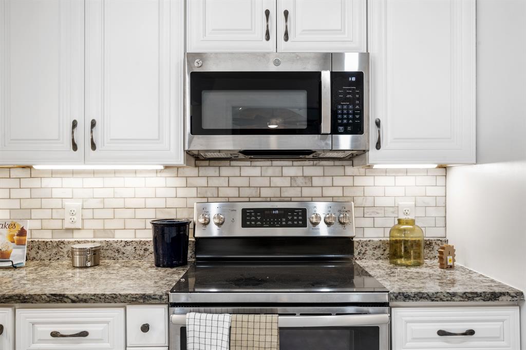 Built in microwave.