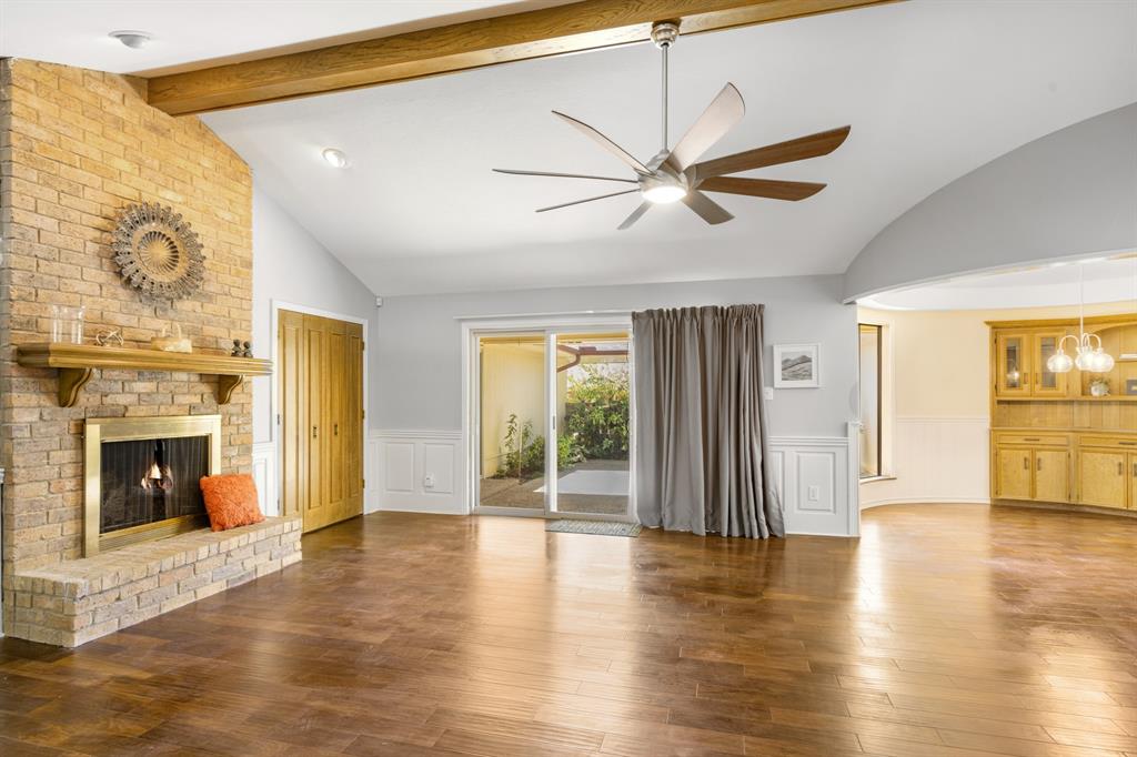 Living room flows seamlessly in to breakfast nook and kitchen. Great for entertaining.