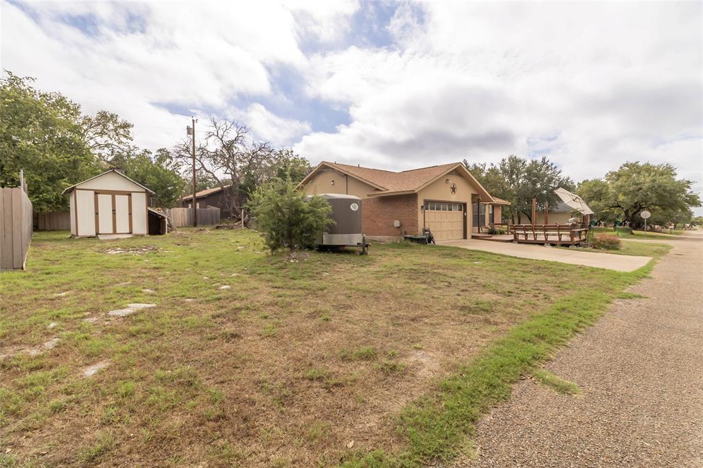 2 N Robin Drive, Belton, TX 76513