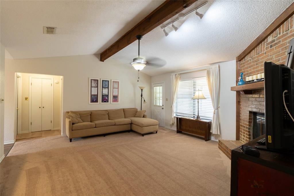 2 N Robin Drive, Belton, TX 76513