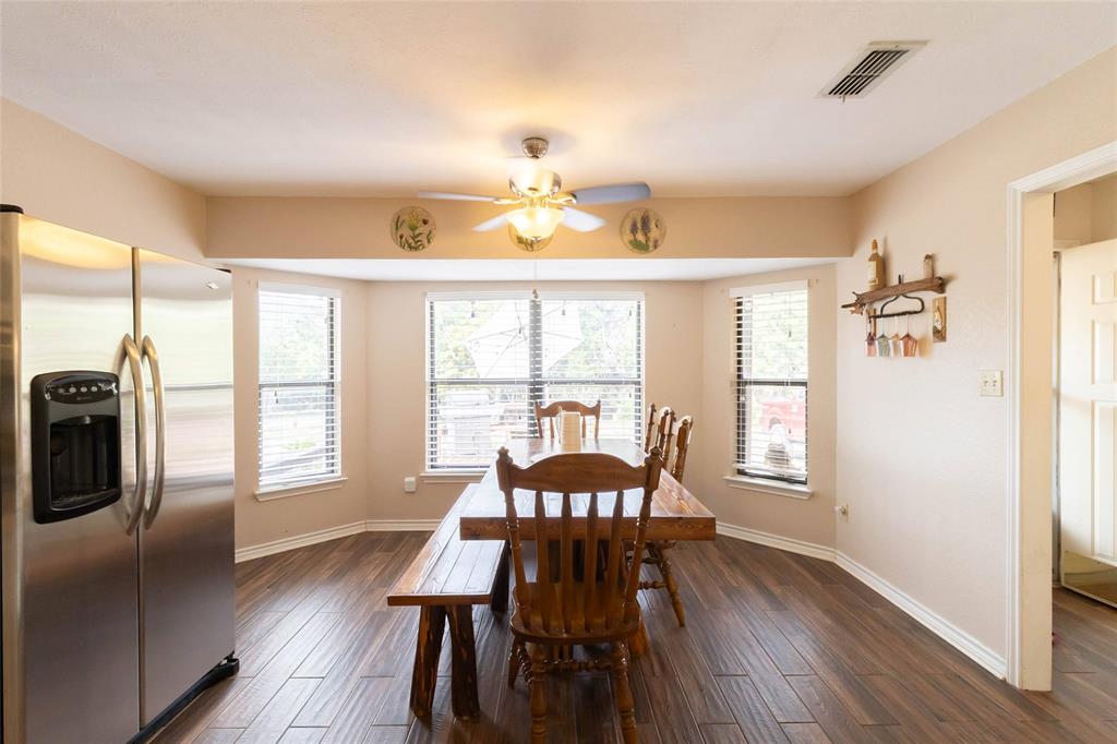 2 N Robin Drive, Belton, TX 76513