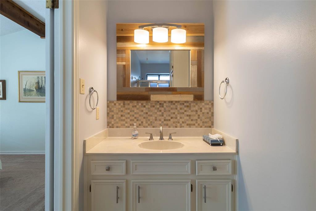 2 N Robin Drive, Belton, TX 76513