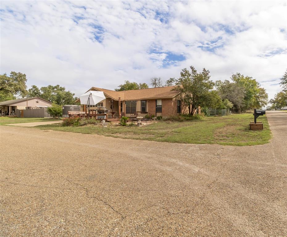 2 N Robin Drive, Belton, TX 76513