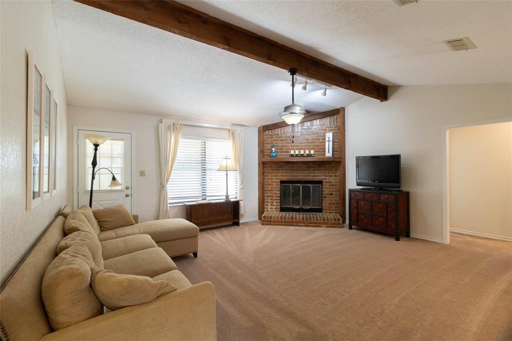 2 N Robin Drive, Belton, TX 76513