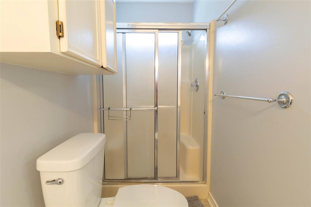 2 N Robin Drive, Belton, TX 76513