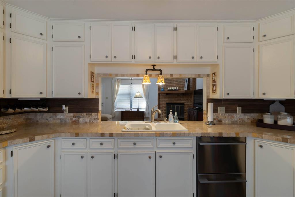 2 N Robin Drive, Belton, TX 76513