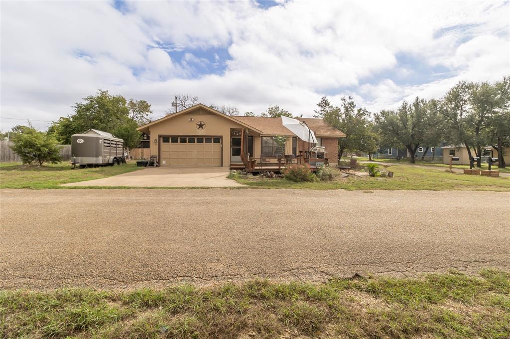 2 N Robin Drive, Belton, TX 76513
