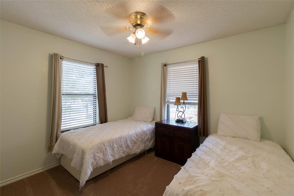 2 N Robin Drive, Belton, TX 76513