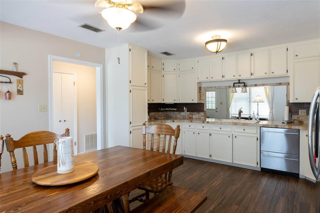 2 N Robin Drive, Belton, TX 76513
