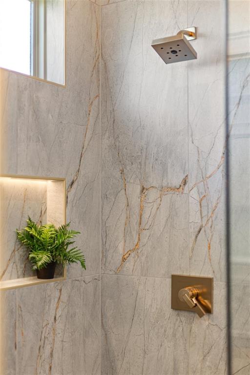 Soap niche with lighting