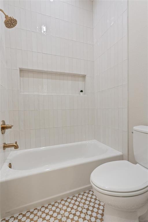 Jack and Jill bath