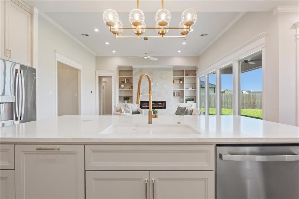 168 Water View Lane, Robinson, TX 76706