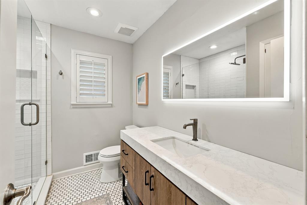 9236 Chiswell Road, Dallas, TX 75238