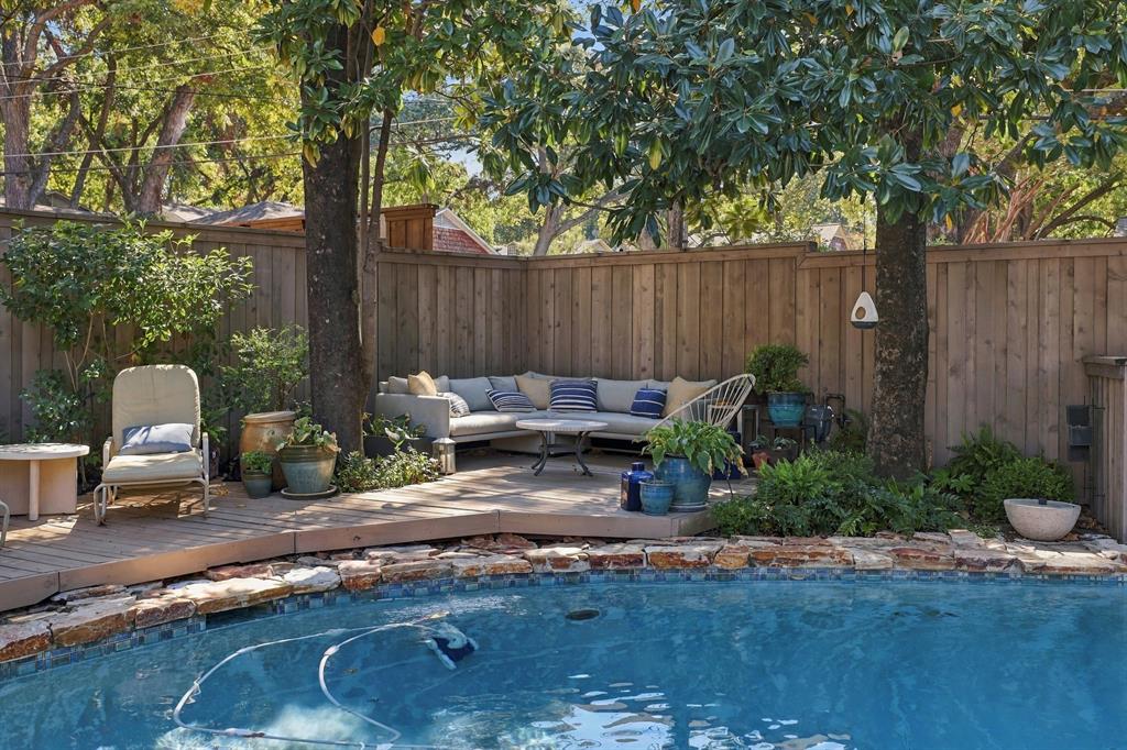 9236 Chiswell Road, Dallas, TX 75238