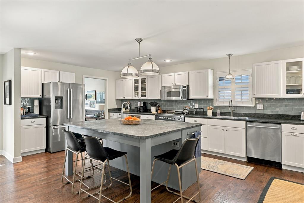 9236 Chiswell Road, Dallas, TX 75238