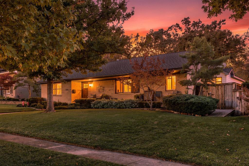 9236 Chiswell Road, Dallas, TX 75238 9236 Chiswell Road, Dallas, TX 75238