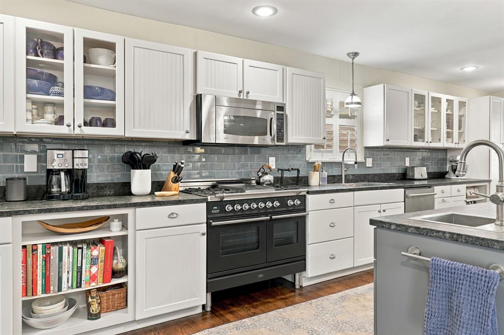 9236 Chiswell Road, Dallas, TX 75238