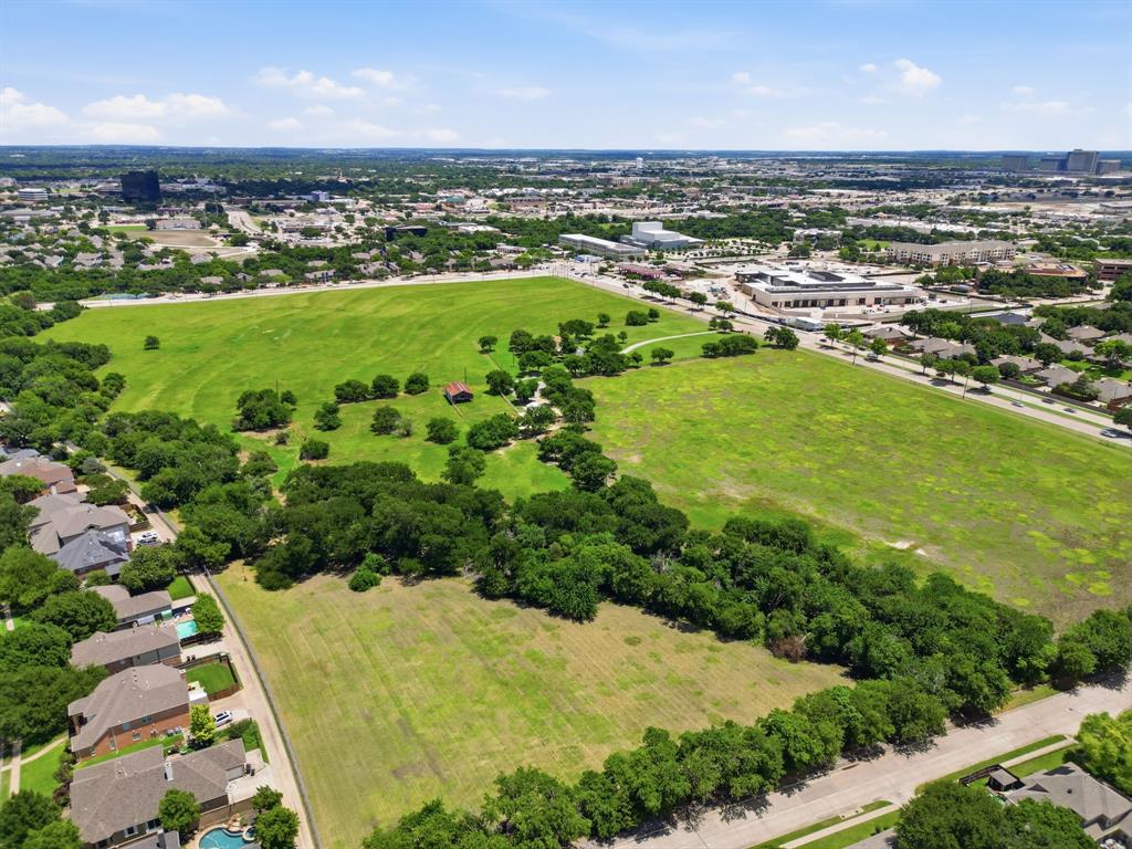 This is steps away, future bike and walking trails planned and minutes to HWY75 and GB Tollroad, shopping and dining.
