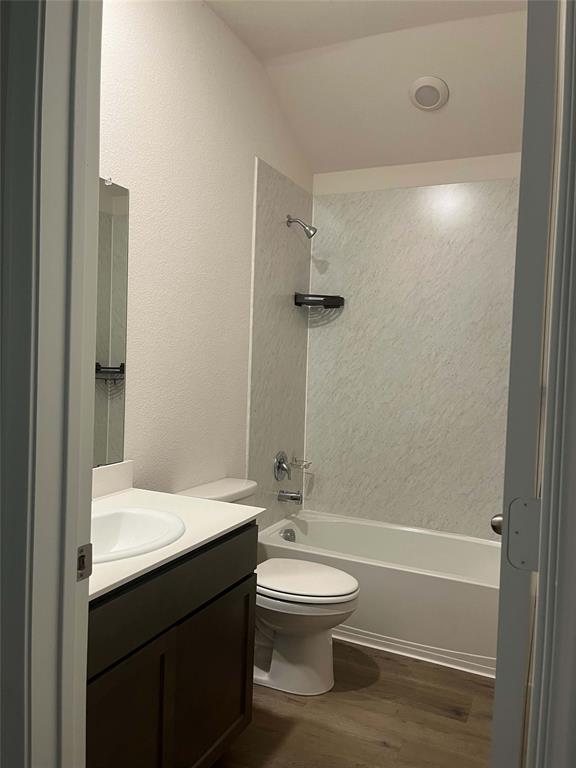 915 Presleigh Drive, Dallas, TX 75253