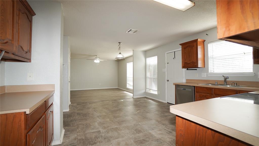 1435 Thibodaux Drive, Greenville, TX 75402