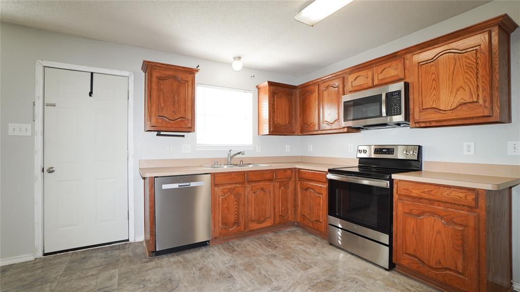 1435 Thibodaux Drive, Greenville, TX 75402