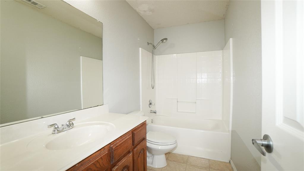 1435 Thibodaux Drive, Greenville, TX 75402