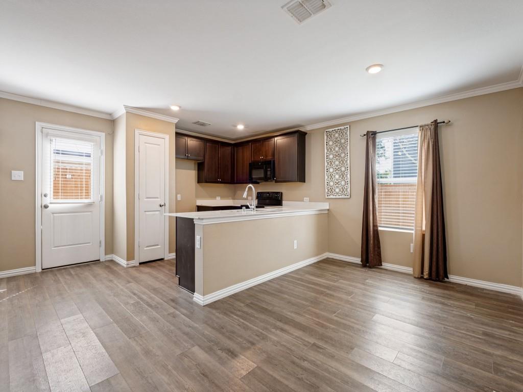 9212 Marilyn Place, Dallas, TX 75227