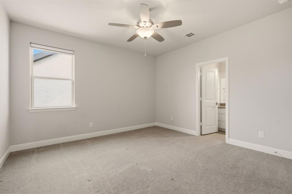 Upstairs Bedroom #4