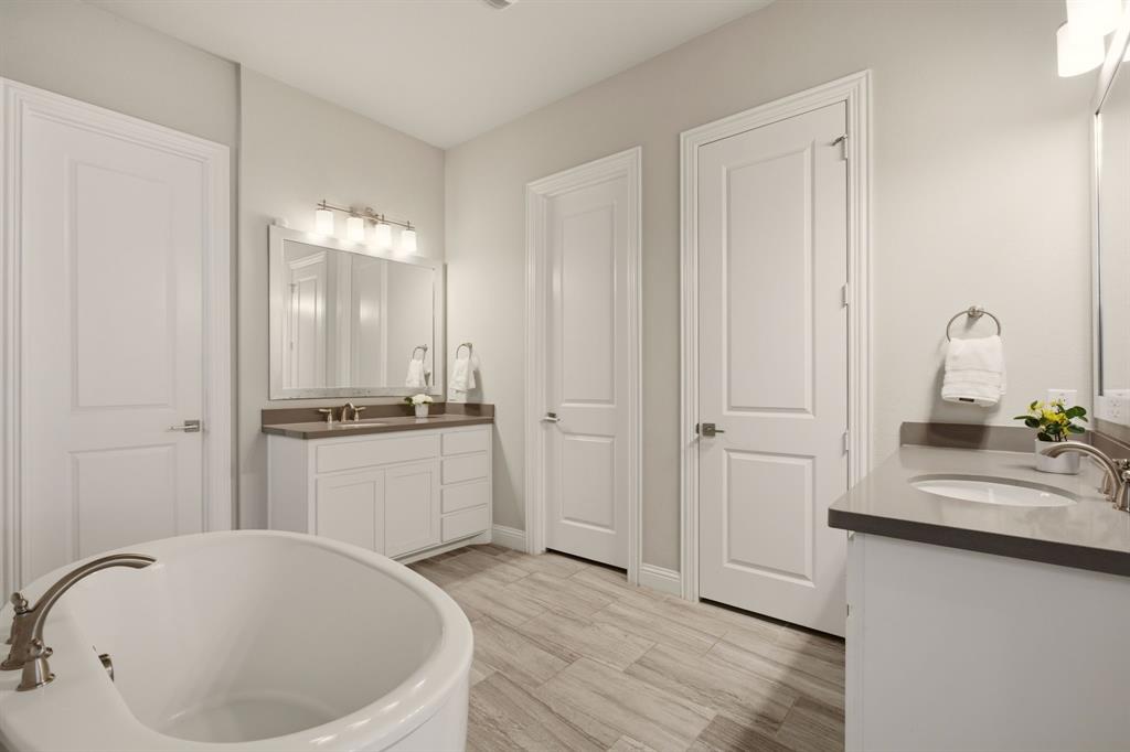 Large Soaking Tub and Two Vanities