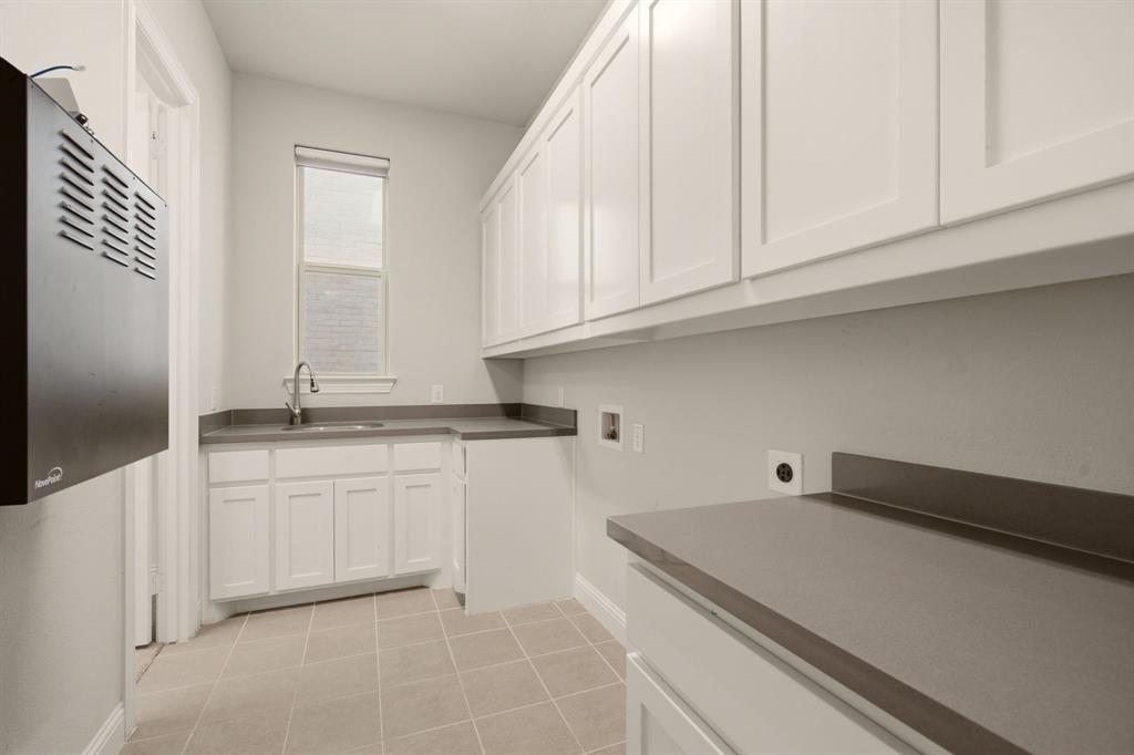 Laundry room connects to Primary Closet and Mud Room.