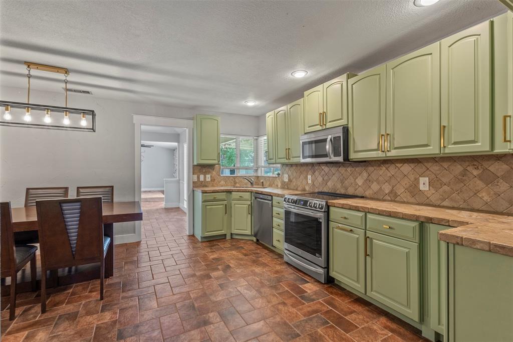 2248 Dorrington Drive, Dallas, TX 75228