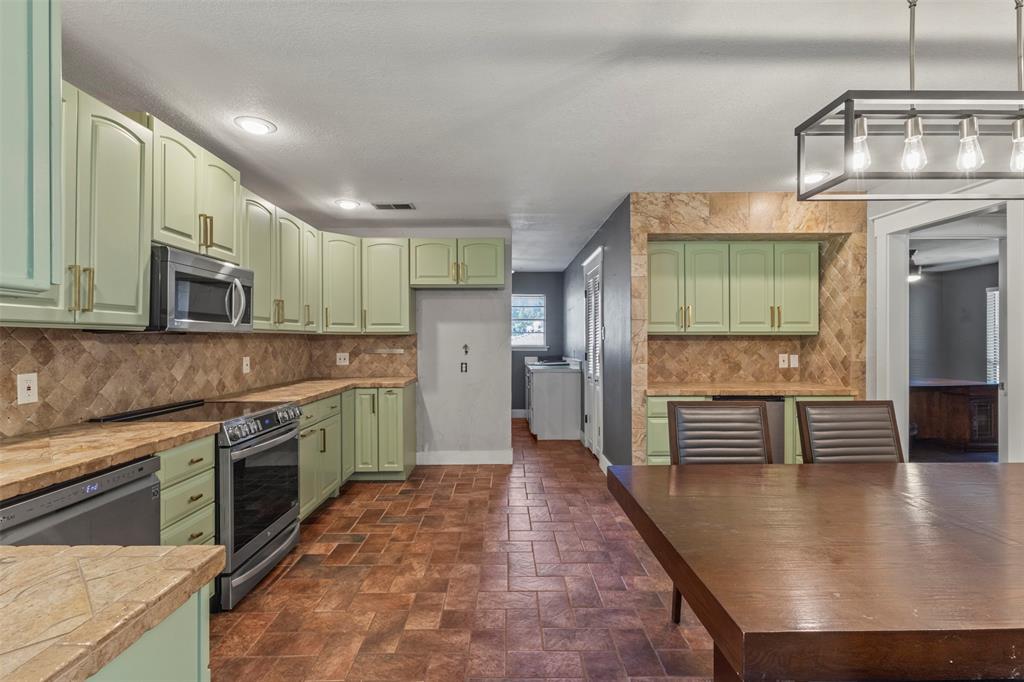 2248 Dorrington Drive, Dallas, TX 75228